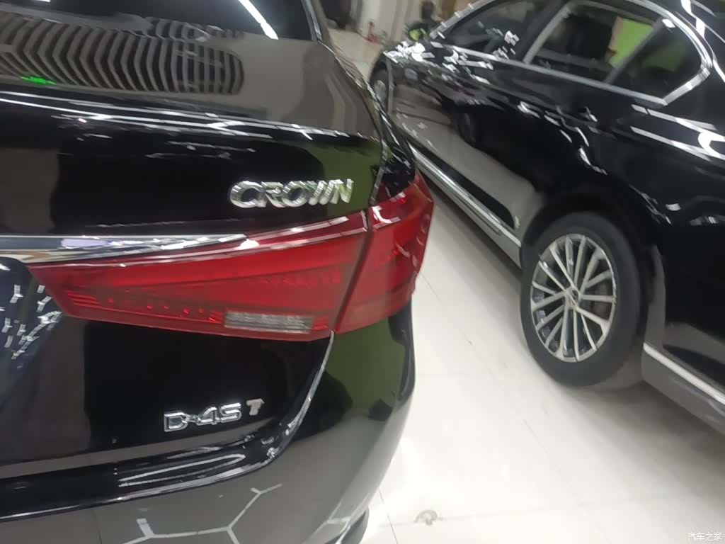 Toyota Crown, 2017 8