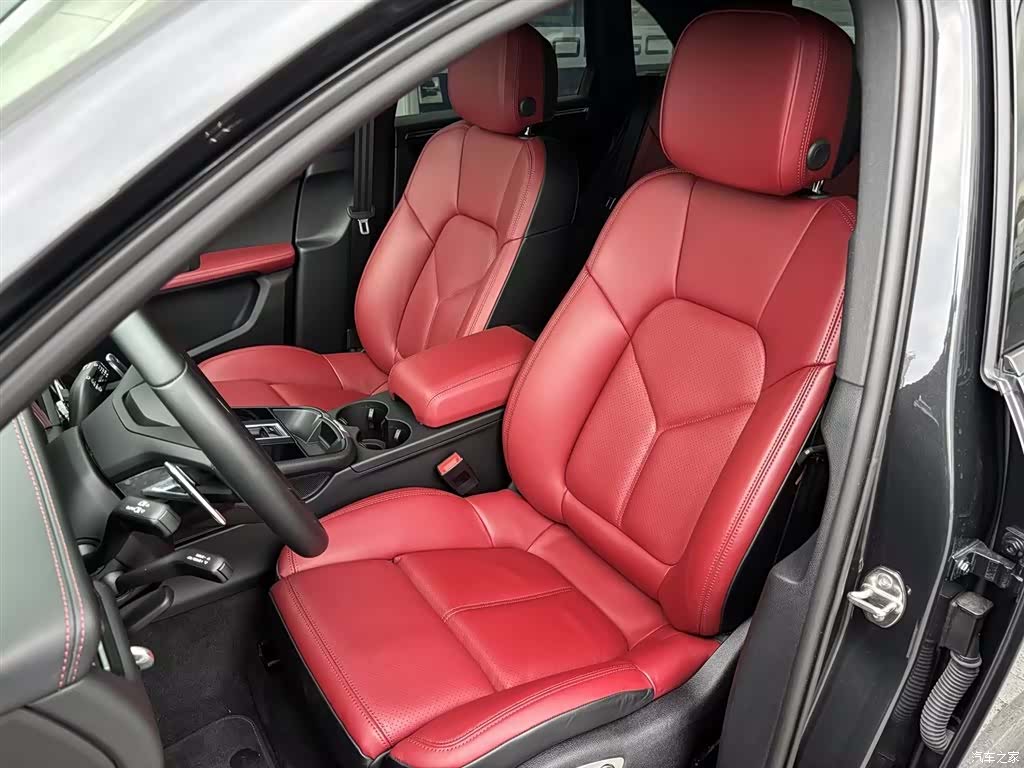 Porsche Macan, 2024 10