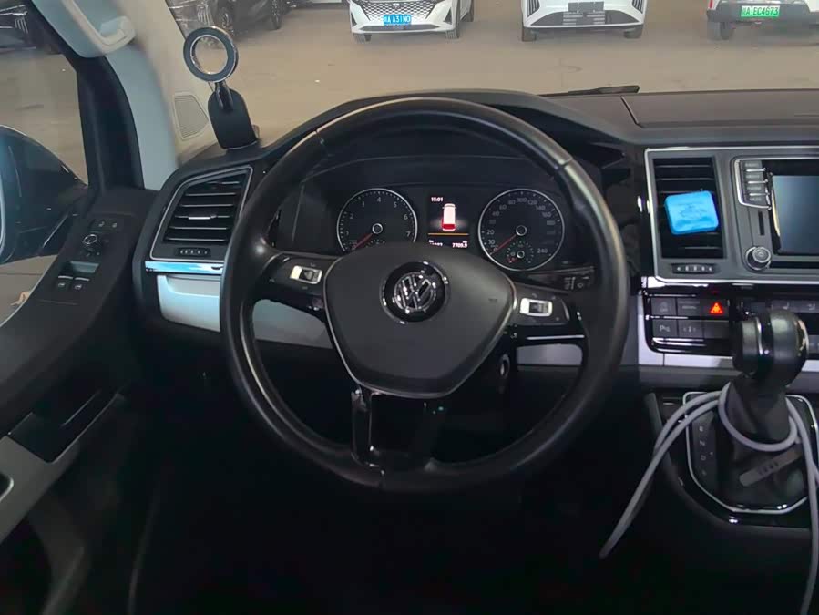Volkswagen Multivan 2017, фото 15
