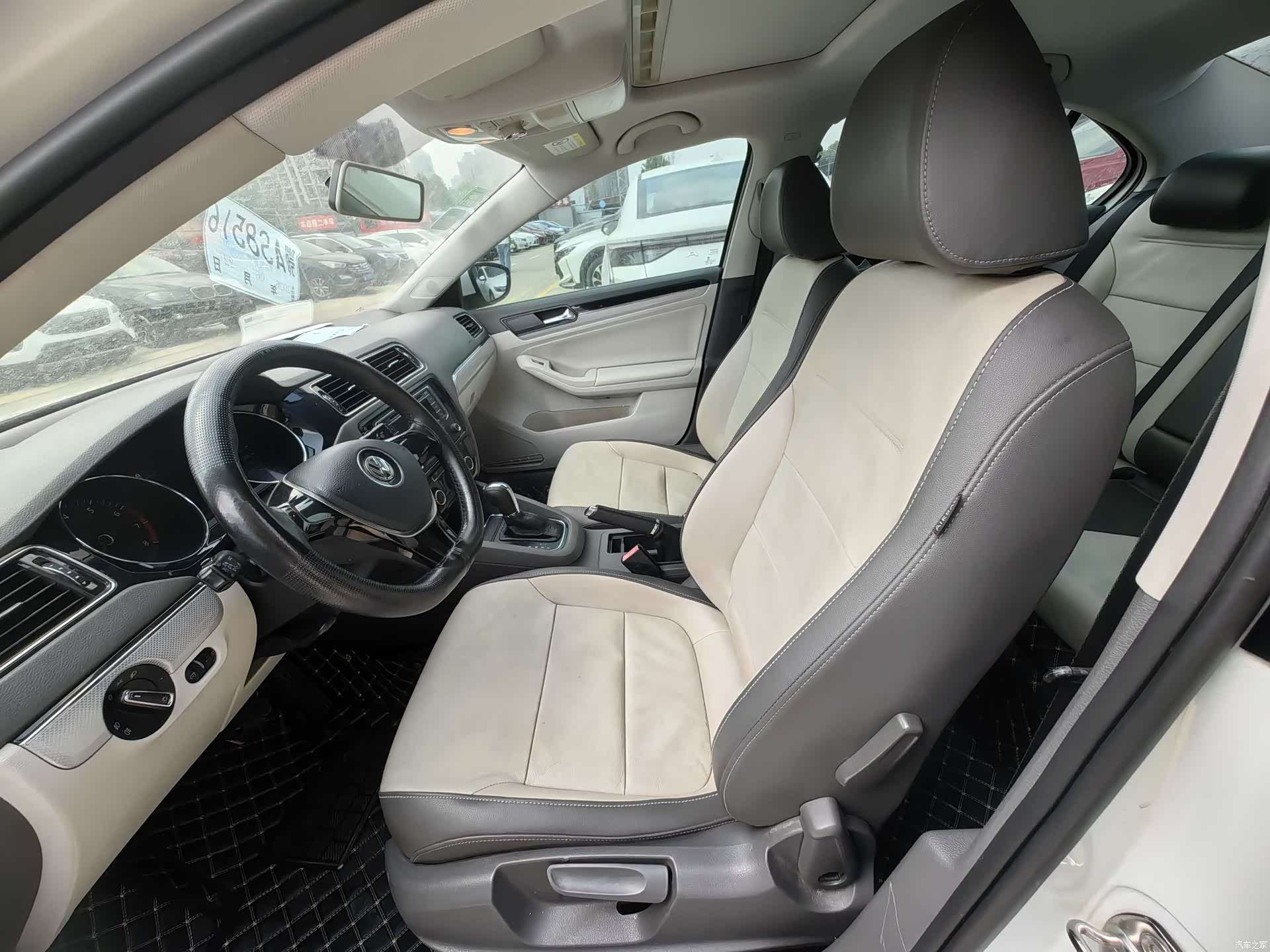 Volkswagen Sagitar, 2015 7