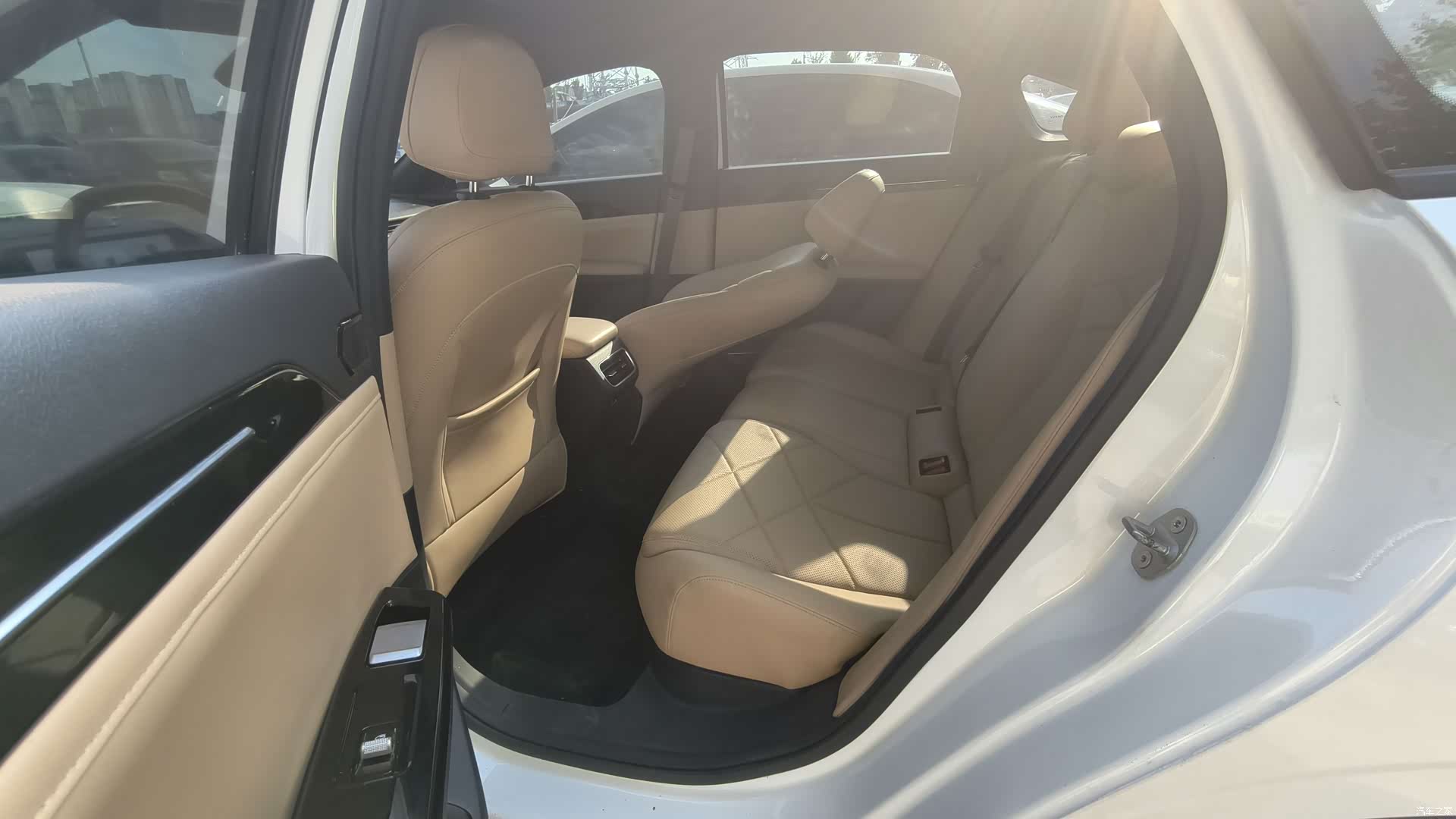 Geely Galaxy L6, 2024 3
