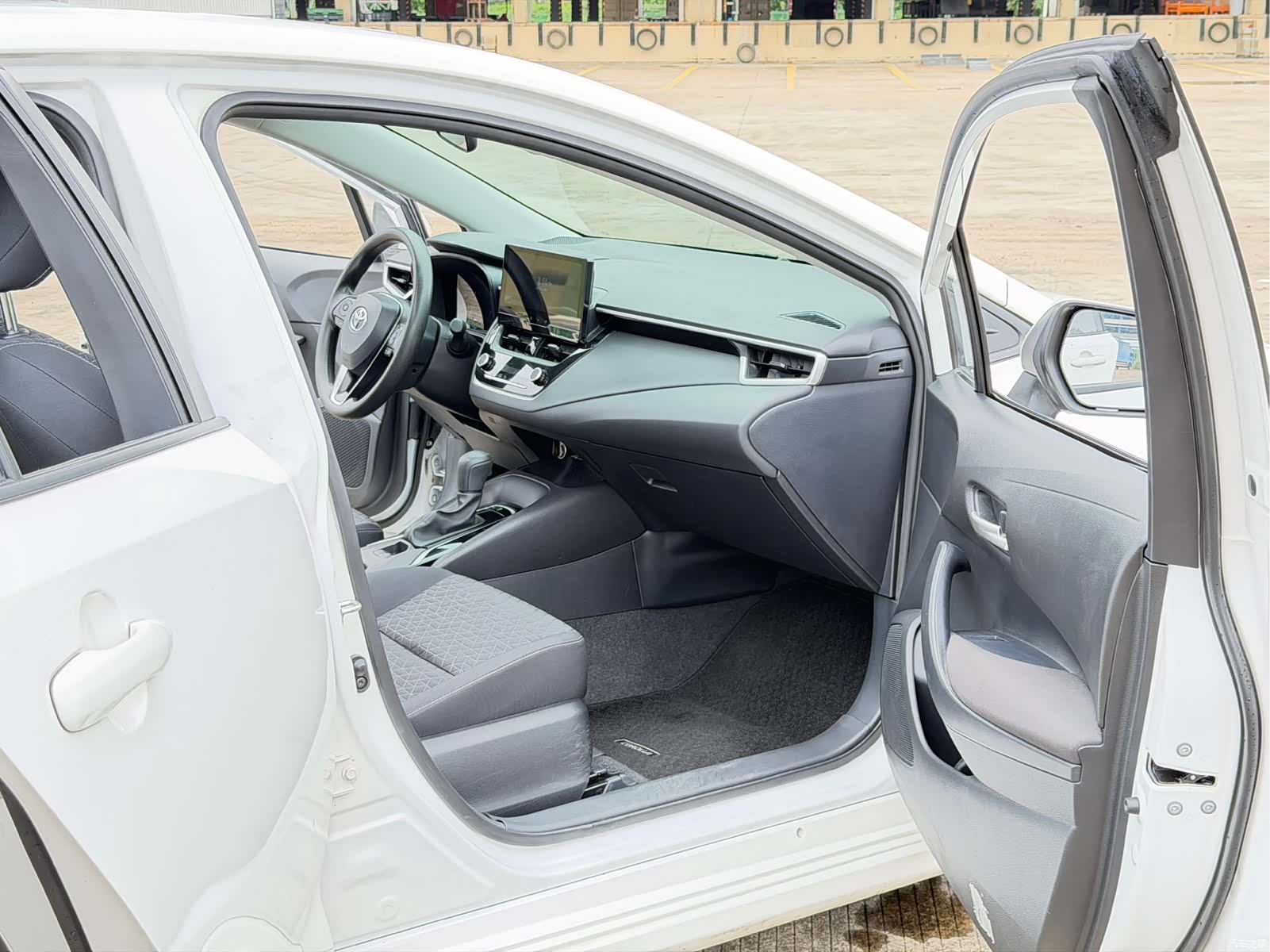 Toyota Corolla, 2023 12