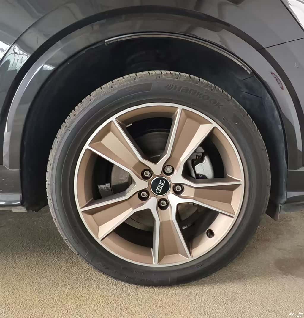 Audi Q2L, 2024 10