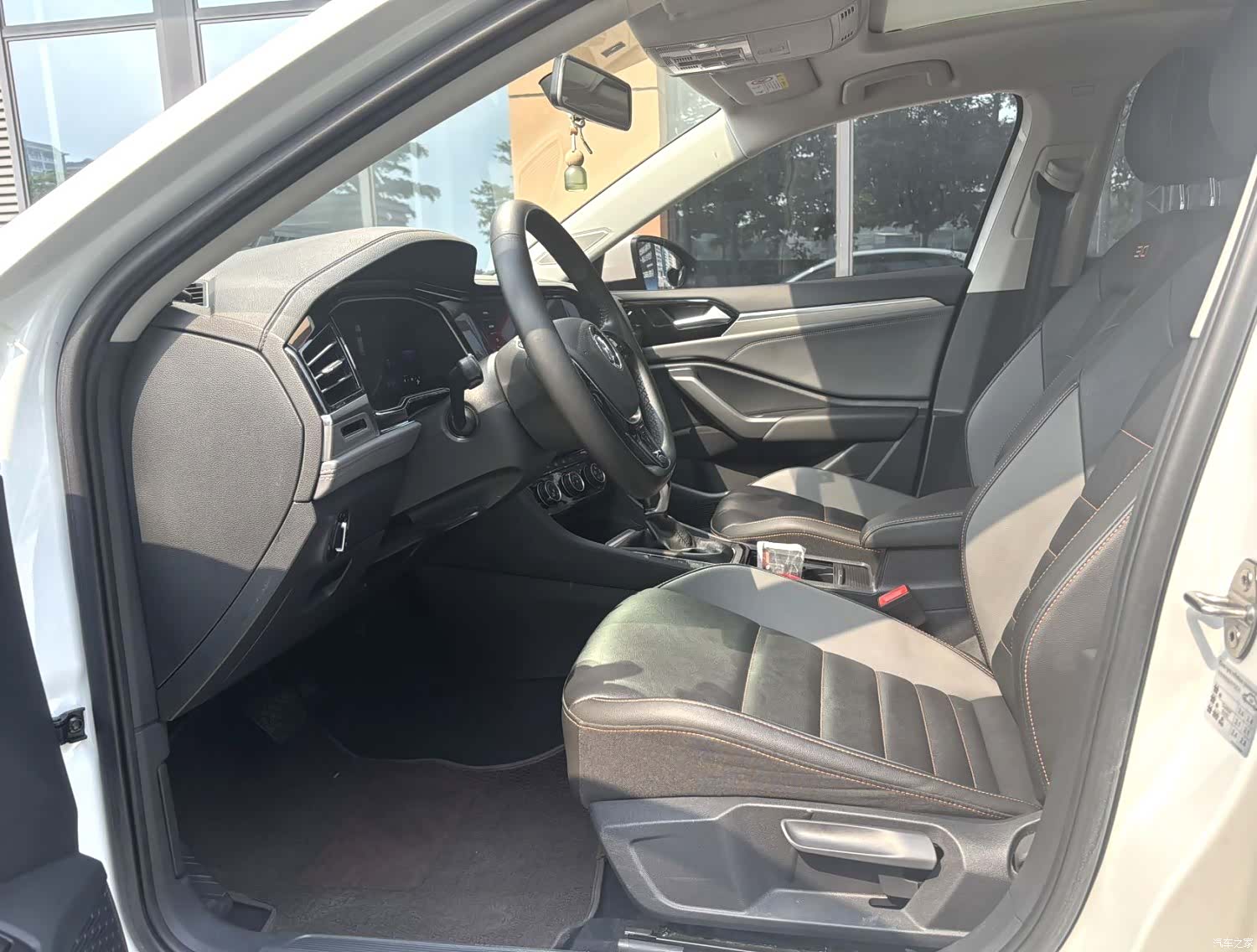 Volkswagen Sagitar, 2021 4