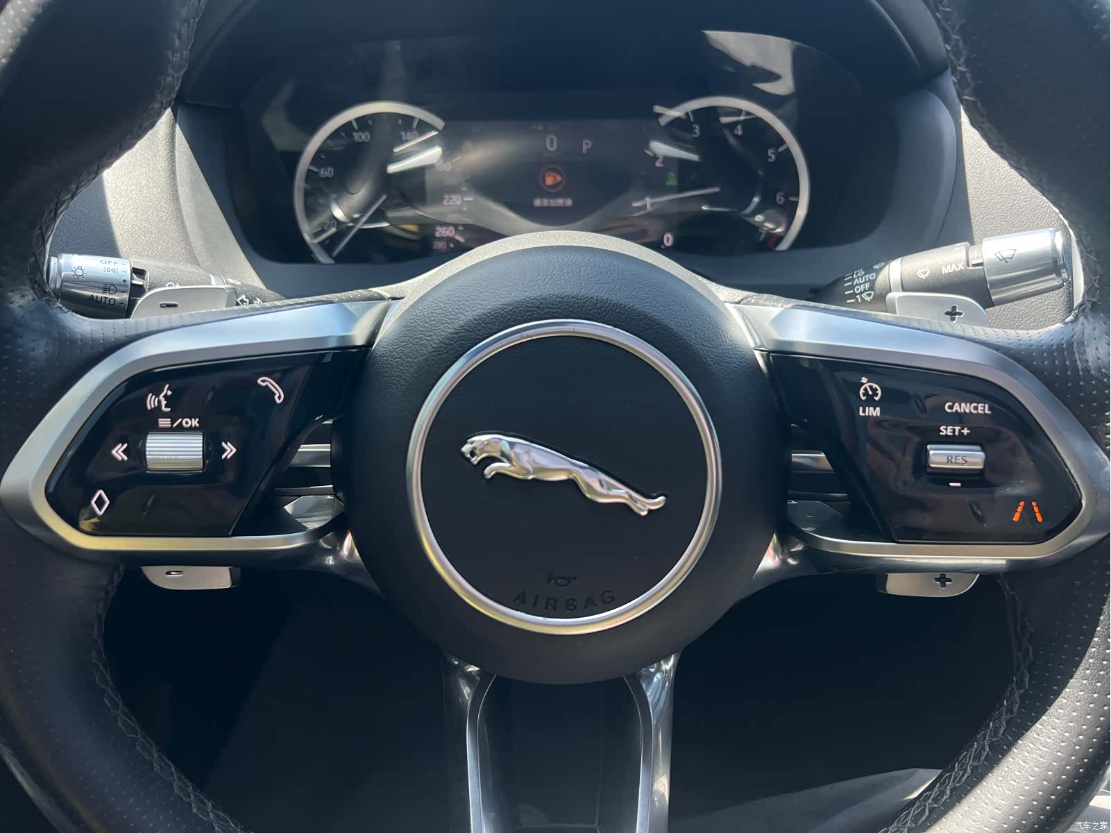Land Rover XEL, 2020 20