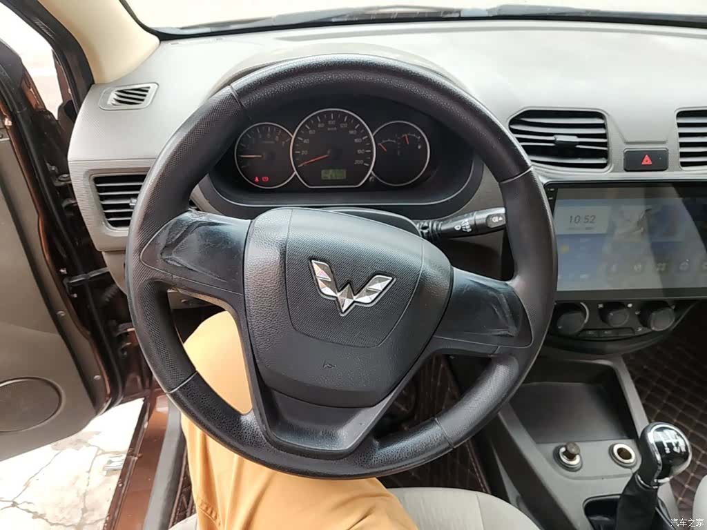 Wuling Hongguang, 2016 11