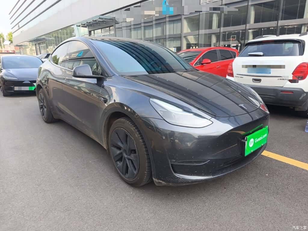 Tesla Model Y, 2024 4