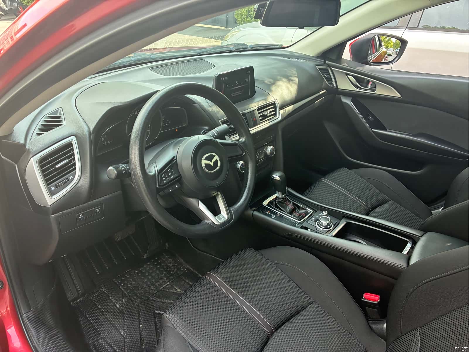Mazda Mazda3, 2017 9