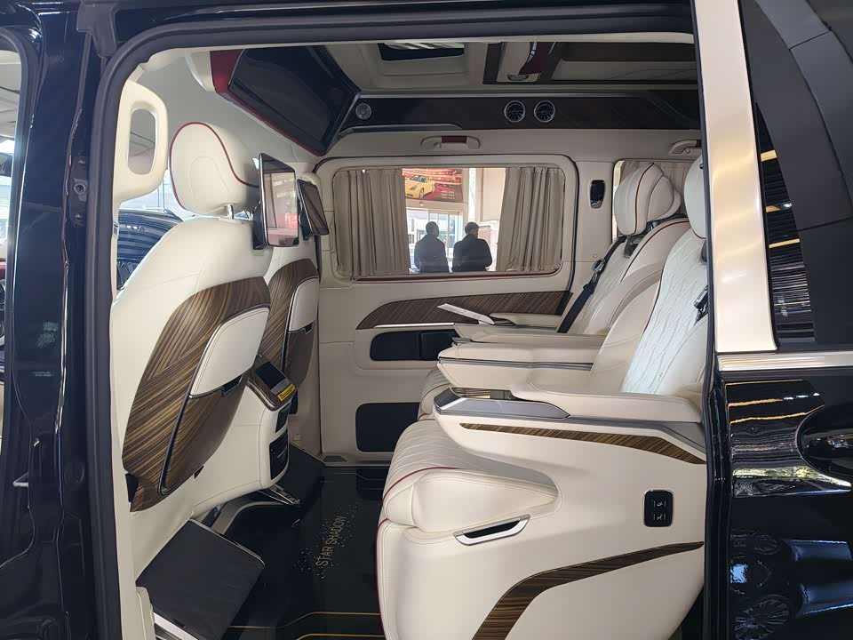 Mercedes-Benz V-class