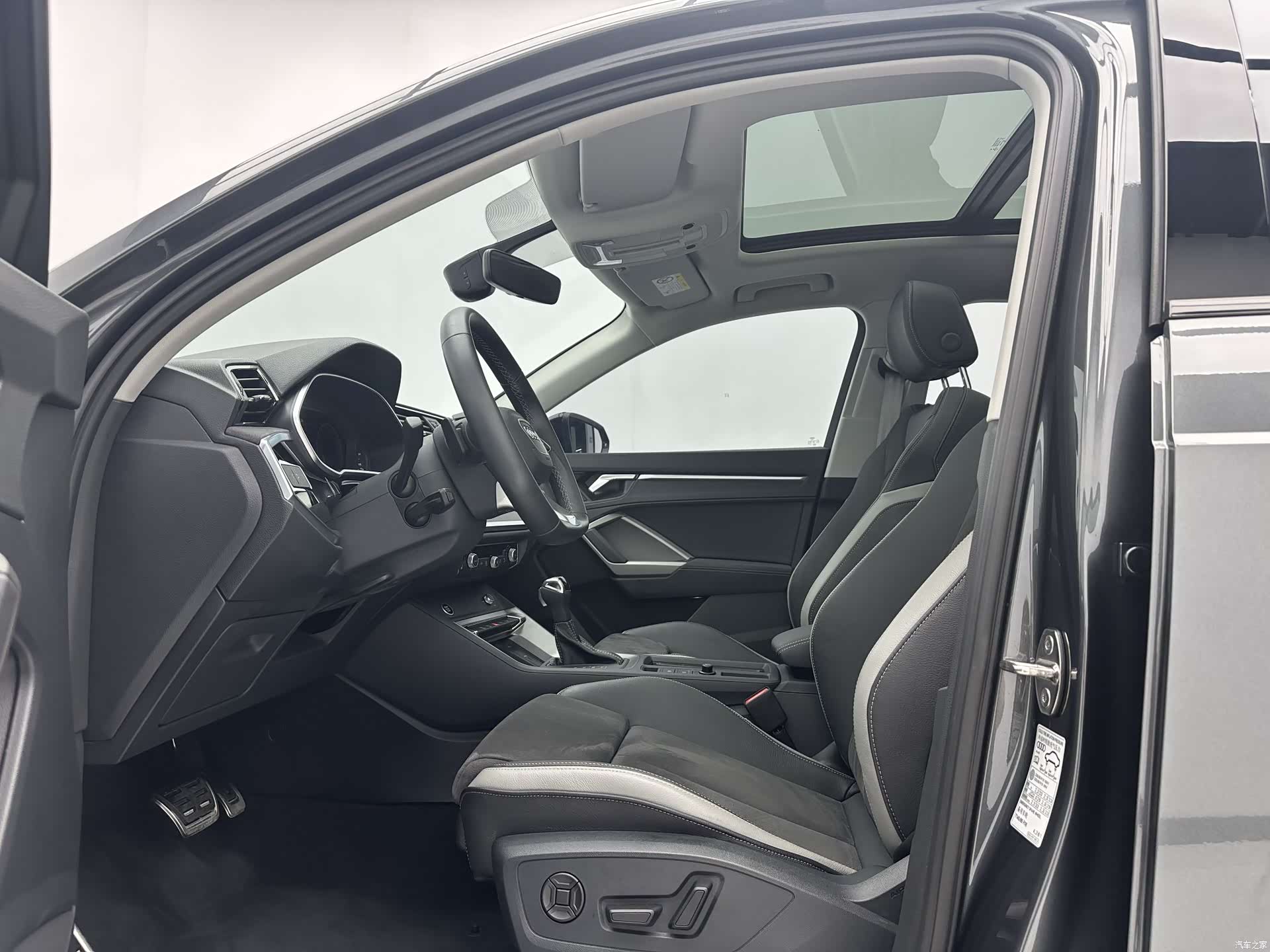 Audi Q3, 2023 все фото