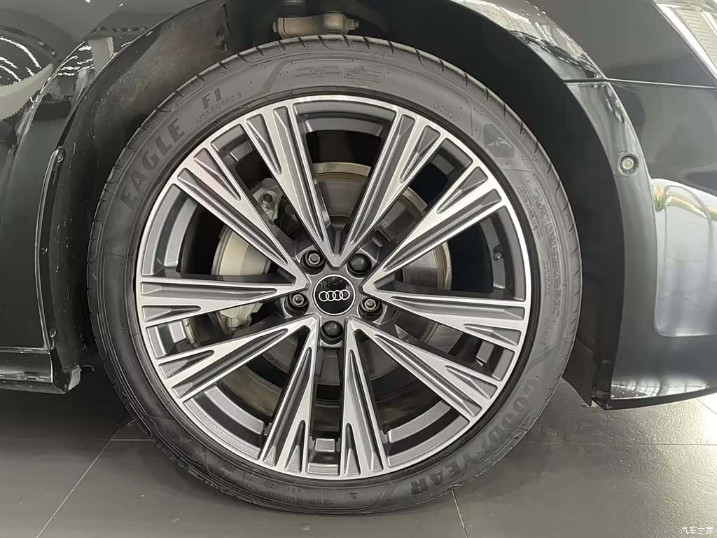 Audi A6L, 2025 10