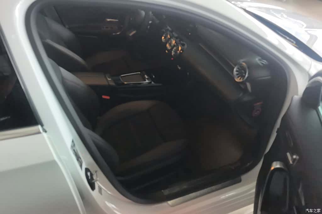 Mercedes-Benz A-Class, 2024 7