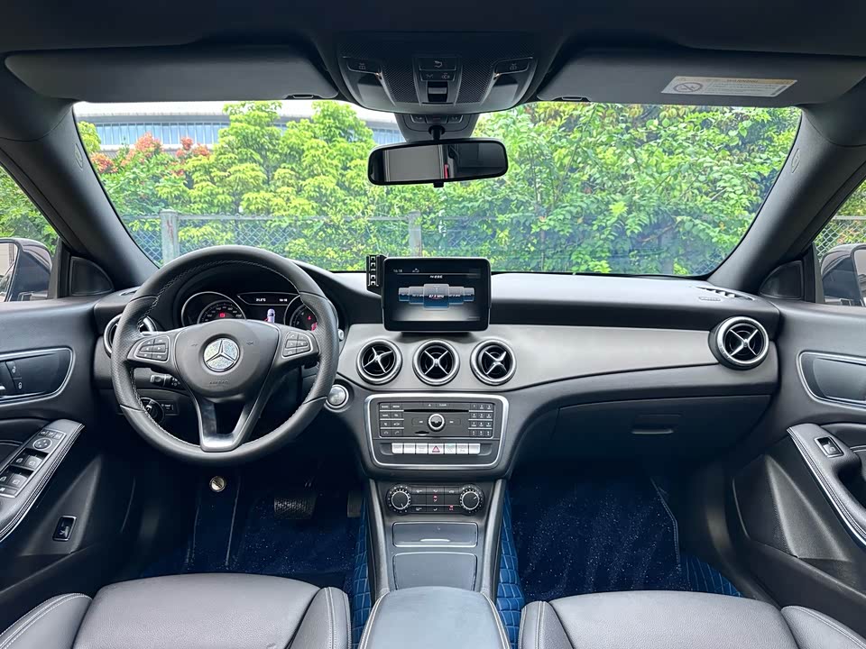 Mercedes-Benz CLA