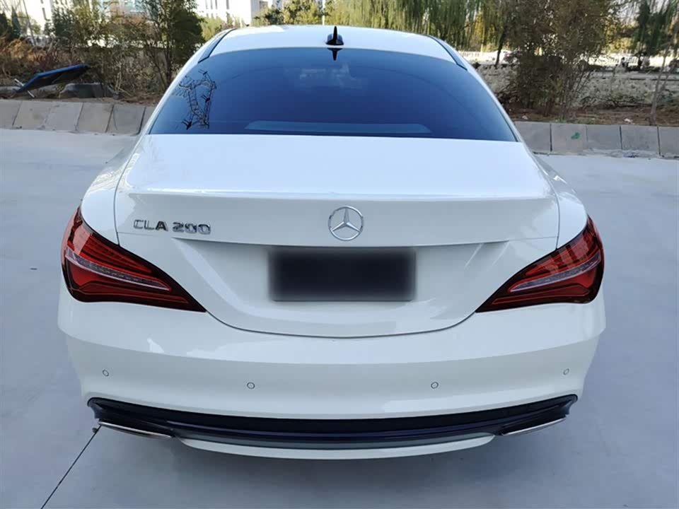 Mercedes-Benz CLA