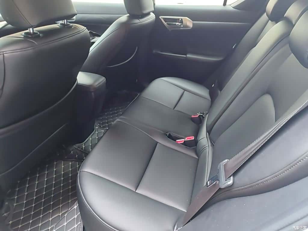 Lexus CT, 2015 17