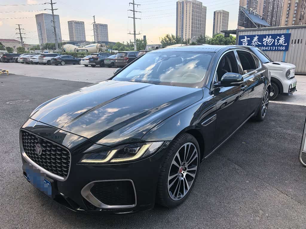 Jaguar XFL