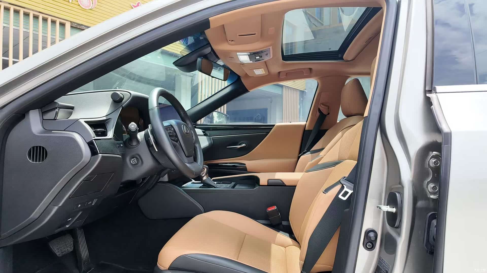 Lexus ES, 2024 все фото