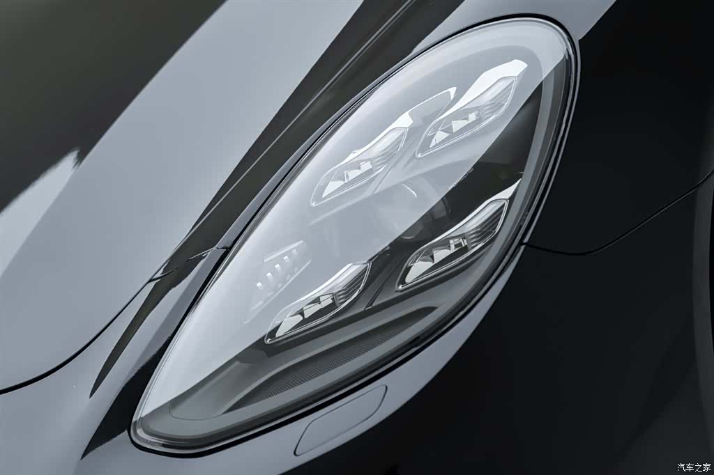 Porsche Panamera, 2018 все фото