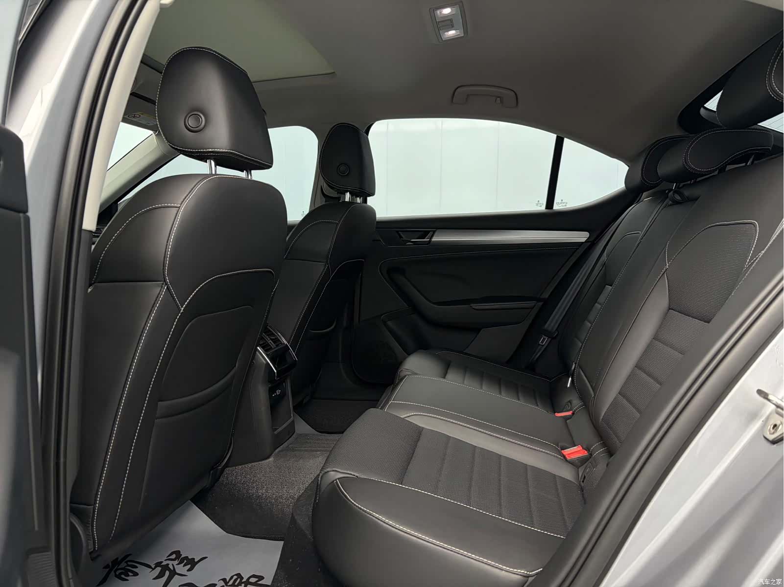 Skoda Superb, 2023 все фото