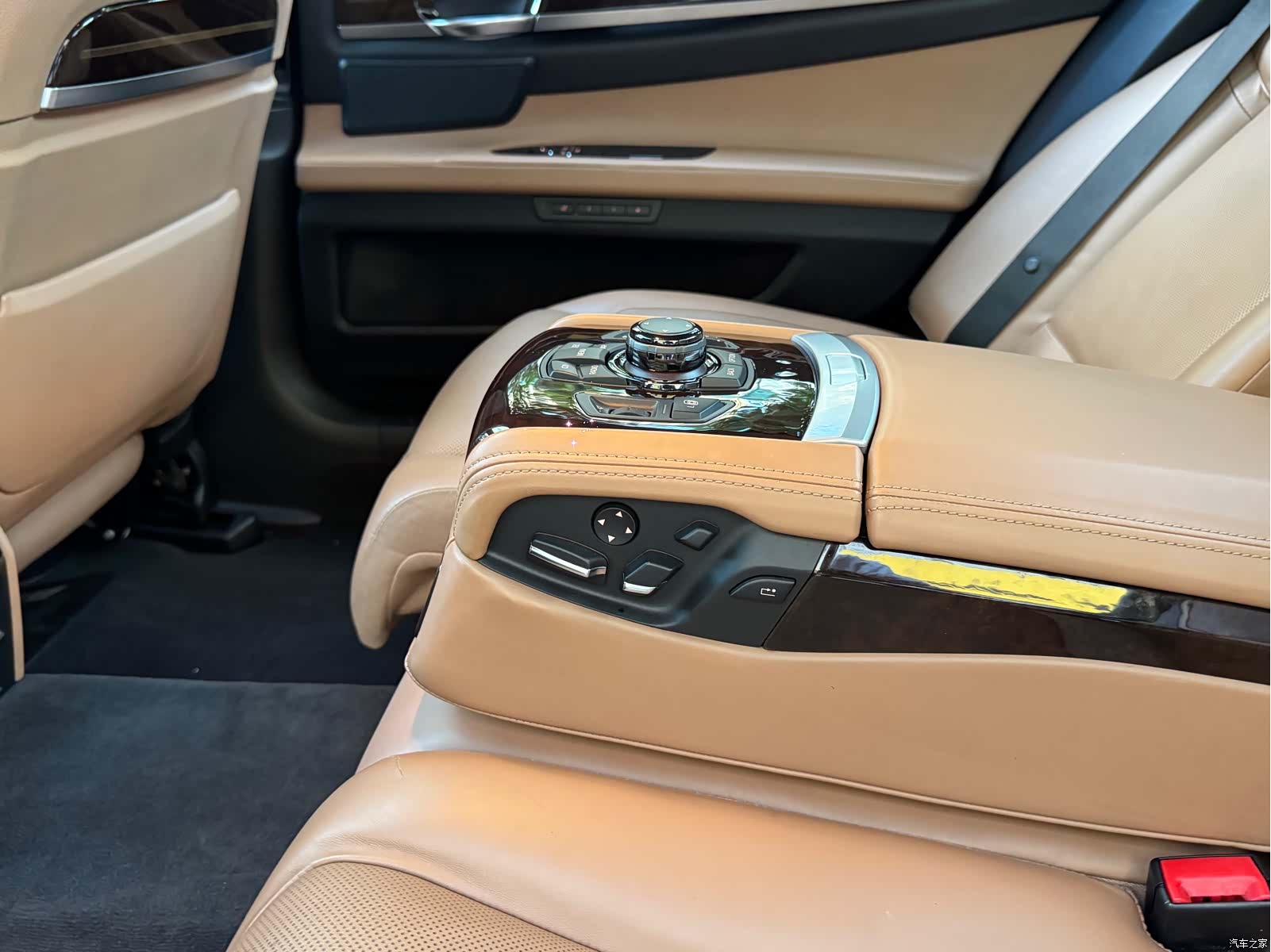 BMW 7 Series, 2011 9