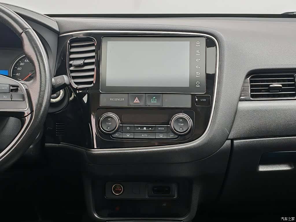 Mitsubishi Outlander, 2018 12