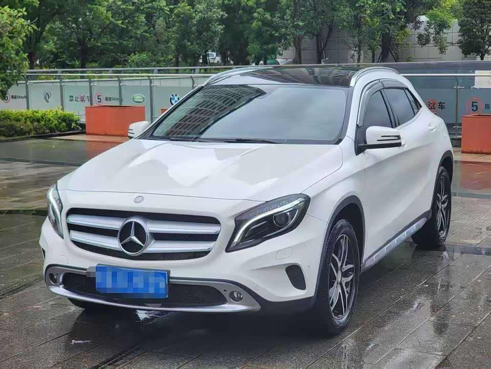 Mercedes-Benz GLA