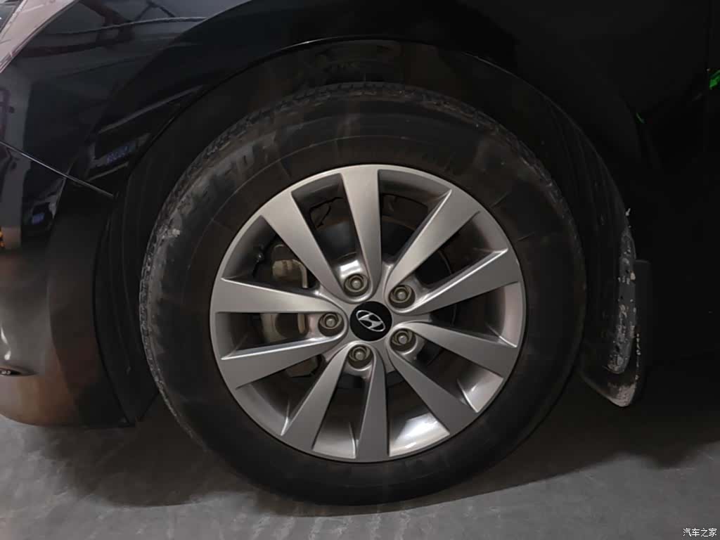 Hyundai GLS, 2015 23