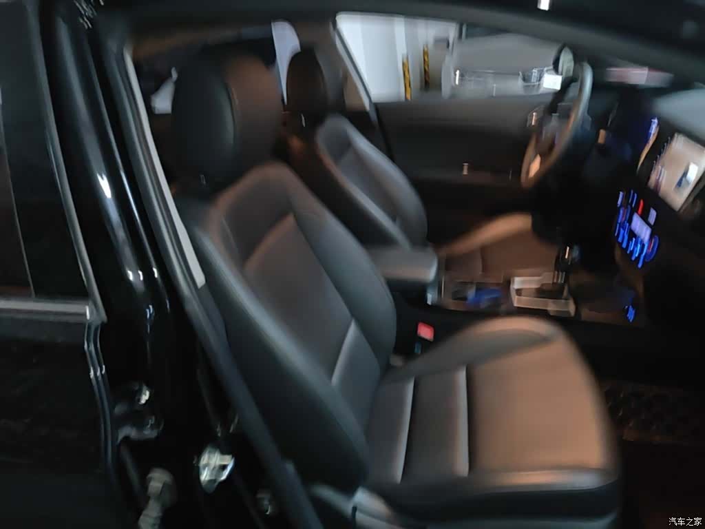 Hyundai GLS, 2015 25