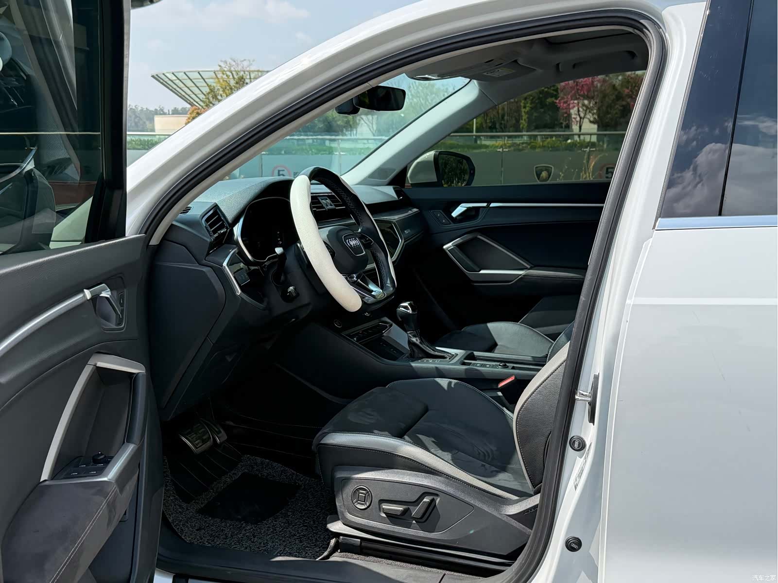 Audi Q3, 2022 11