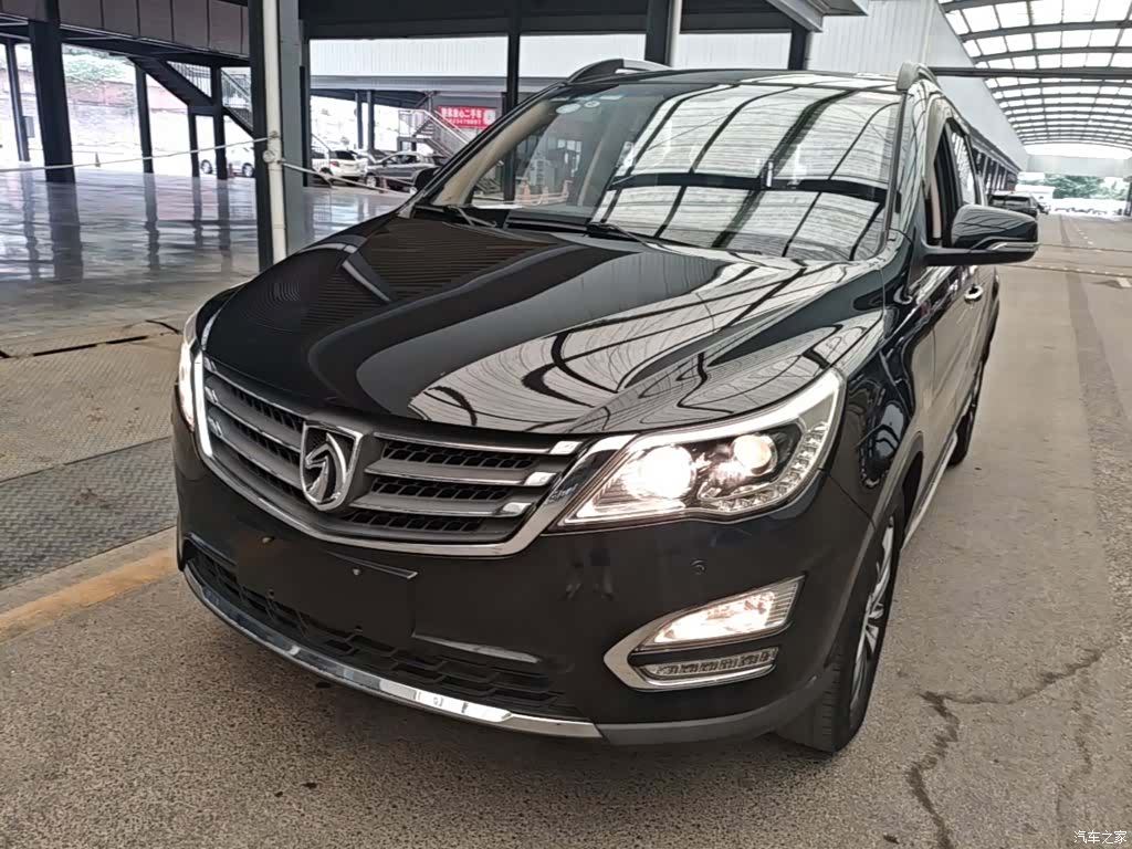 Wuling 560, 2016 1