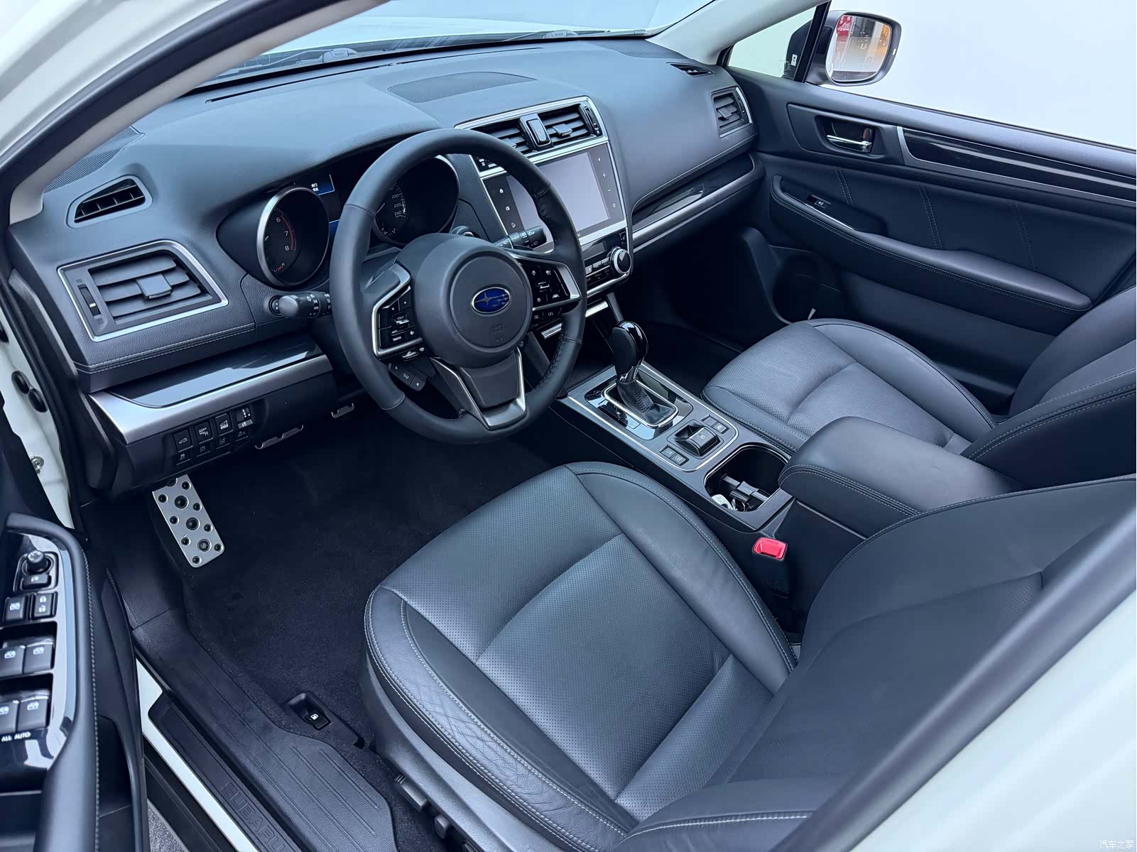 Subaru Outback, 2018 все фото