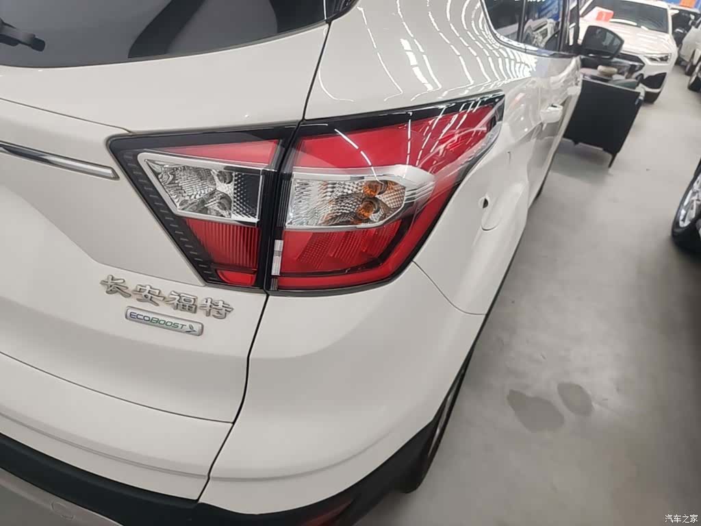Ford Kuga, 2018 8