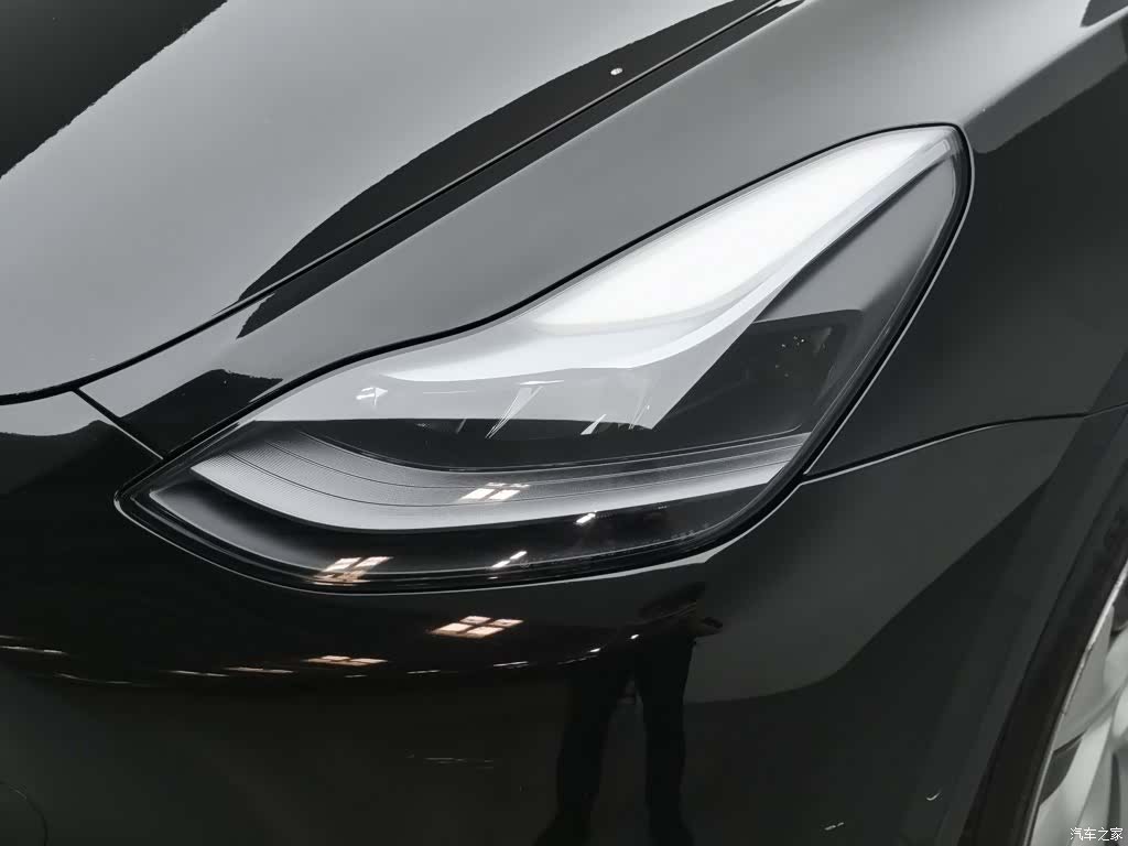 Tesla Model Y, 2022 7