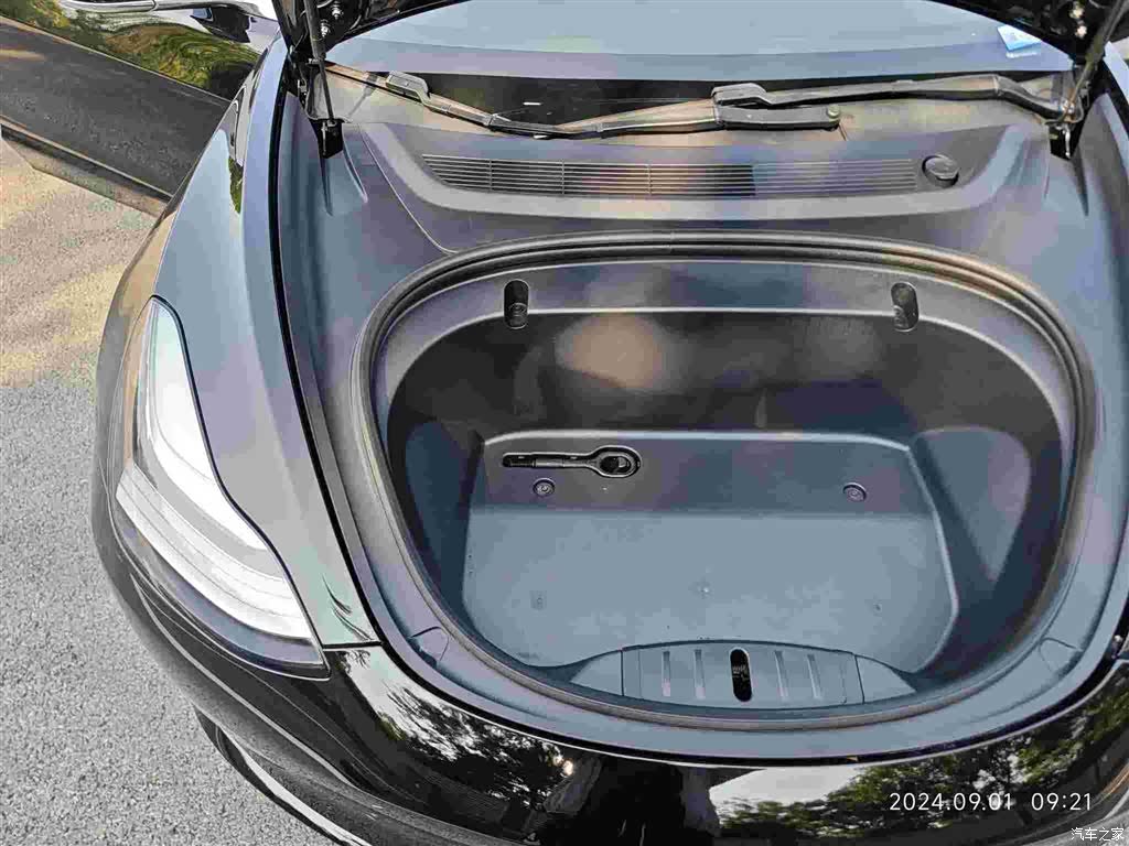 Tesla Model 3, 2020 27