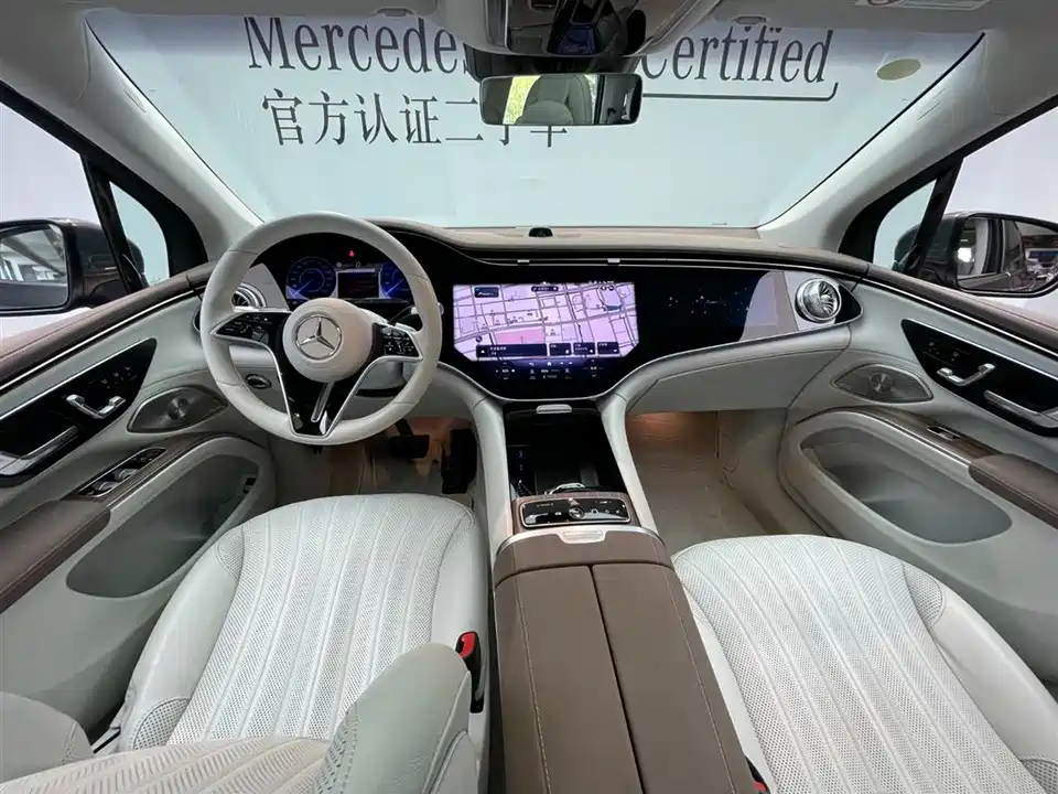 Mercedes-Benz EQS SUV