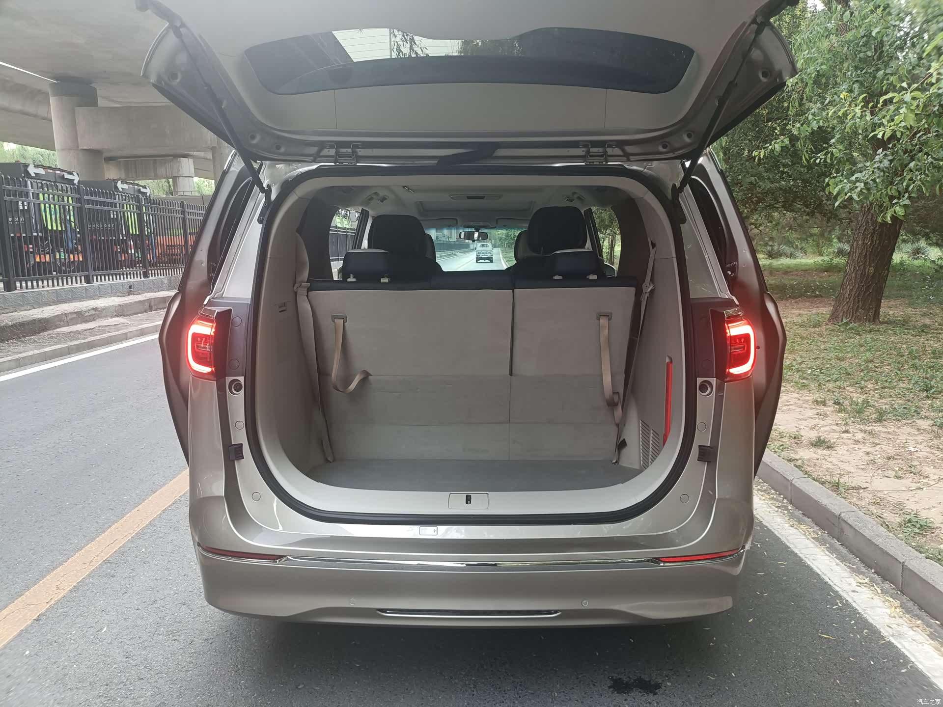 Buick GL8, 2023 13