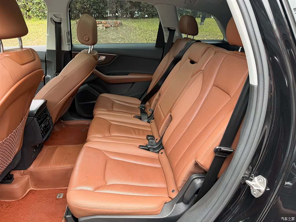Audi Q7, 2022 10