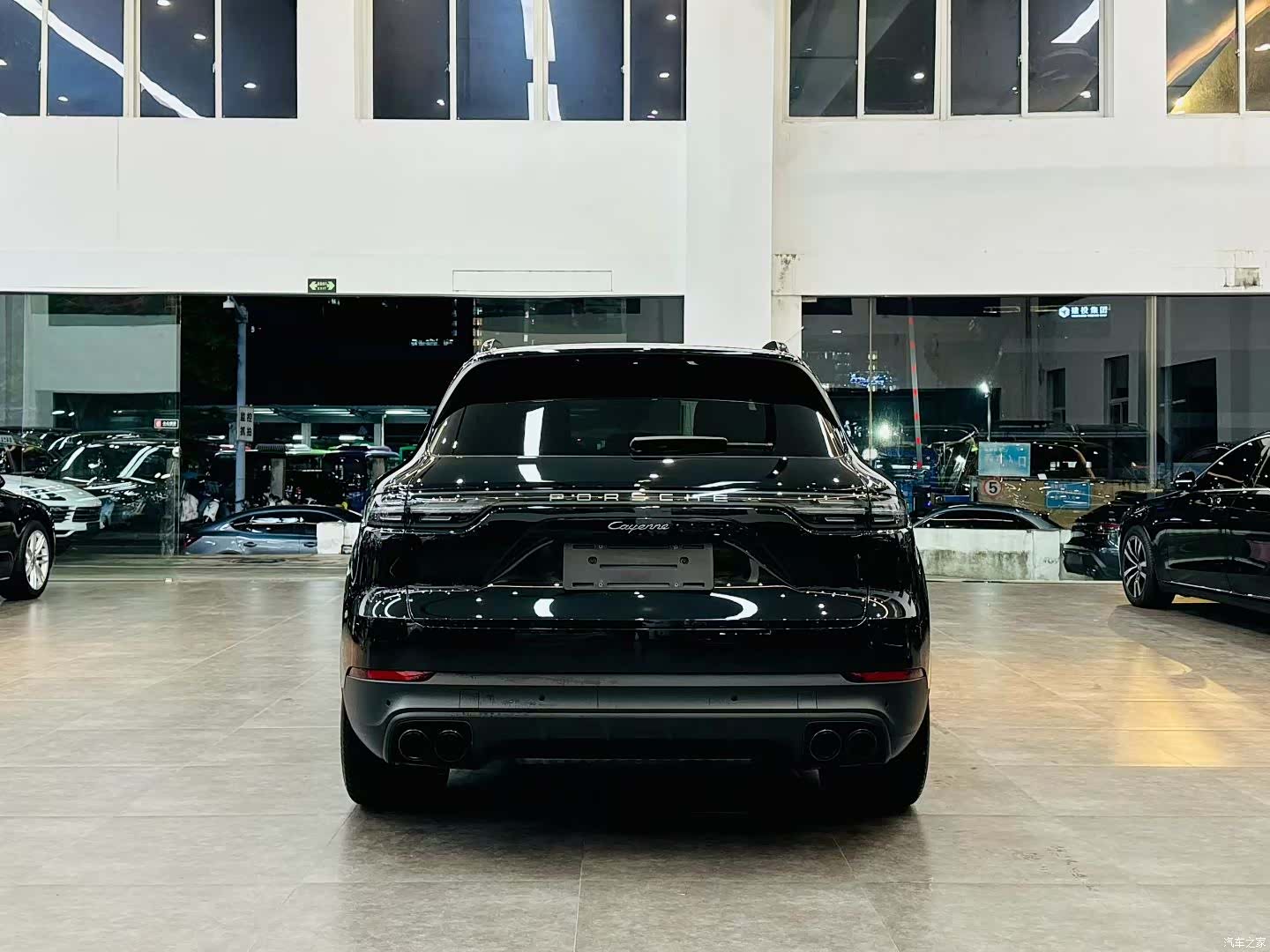 Porsche Cayenne, 2023 все фото