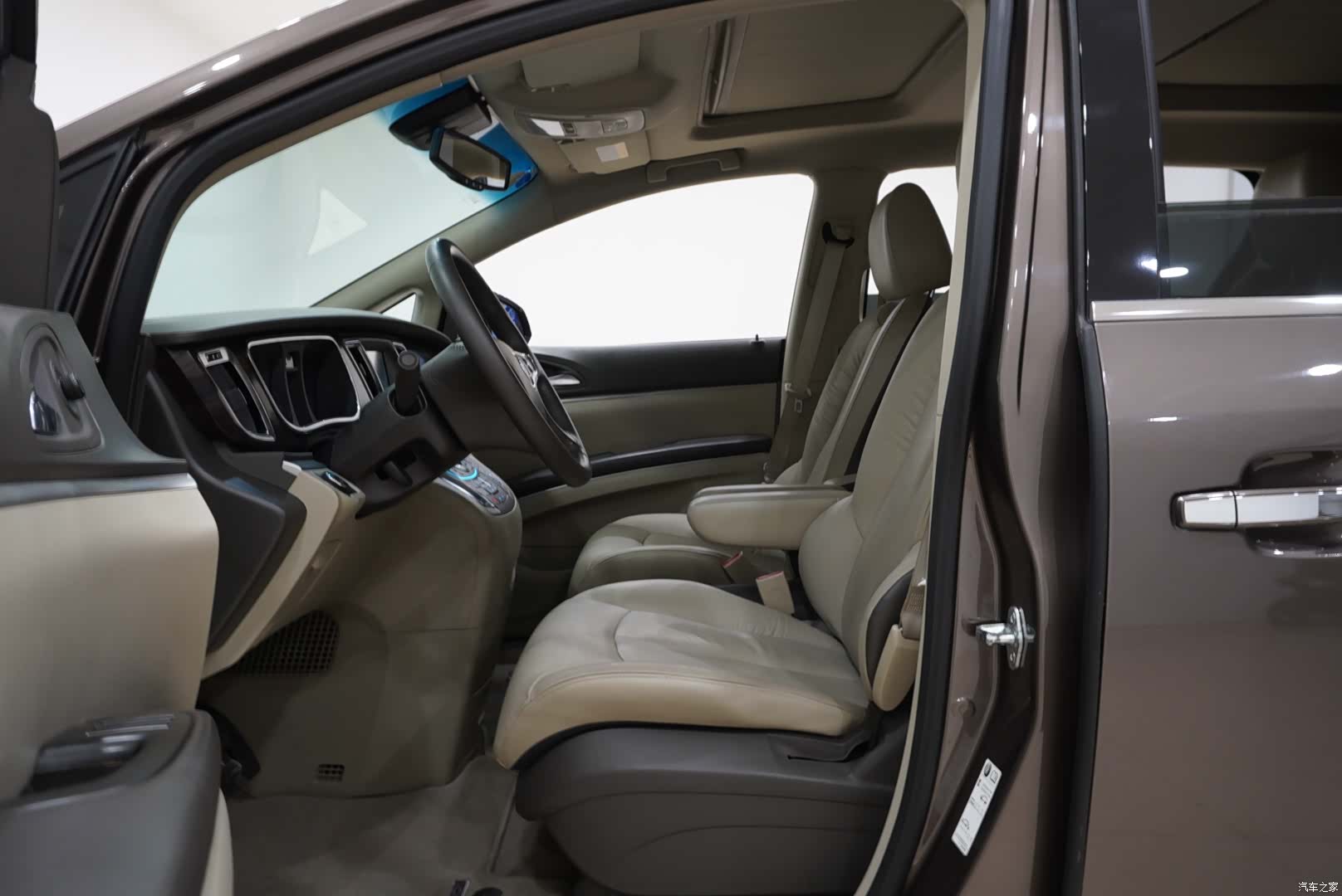 Buick GL8, 2014 7