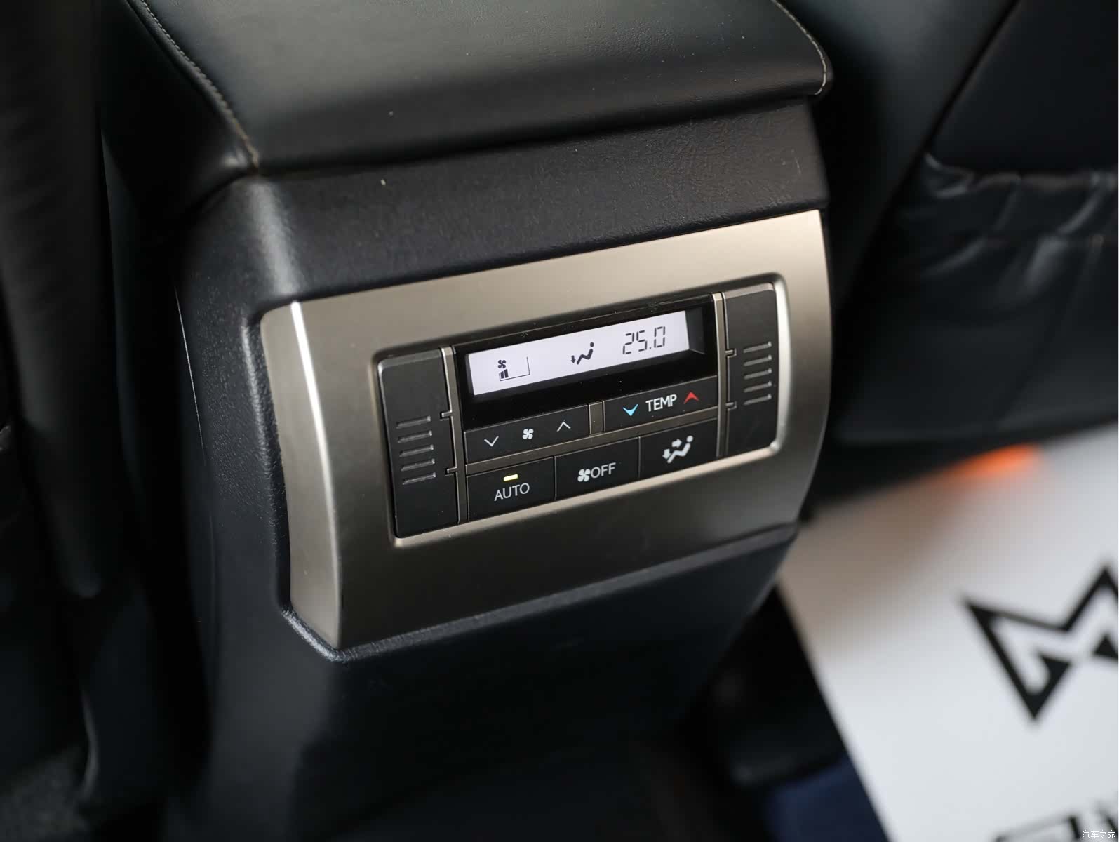 Lexus GX, 2015 14
