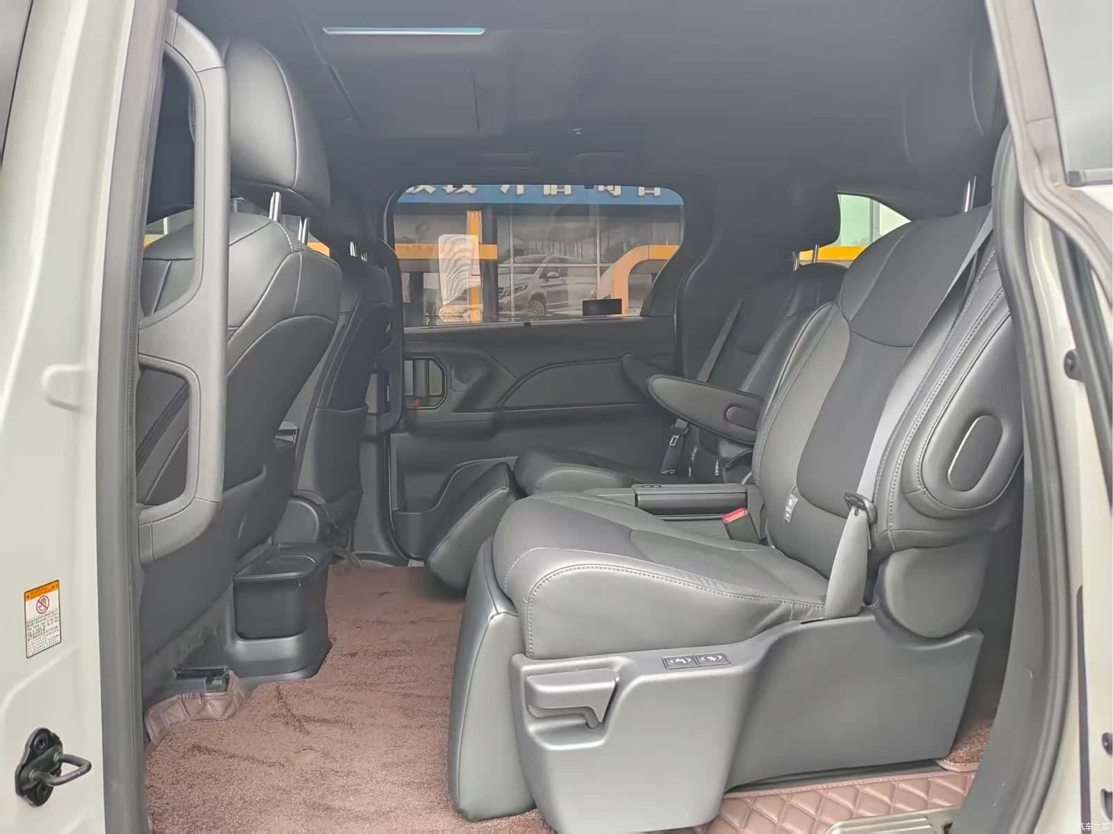 Toyota Sienna, 2025 6