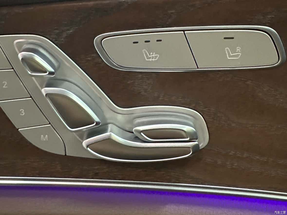 Mercedes-Benz E-Class, 2023 15