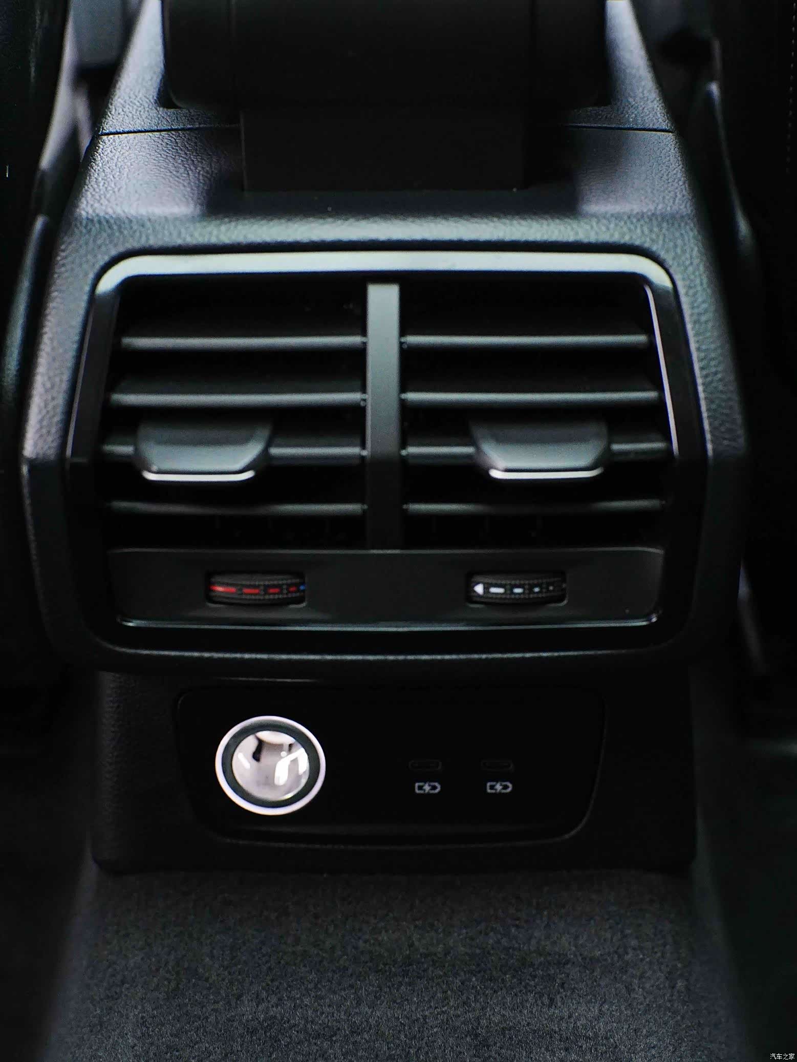 Audi Q3, 2023 11