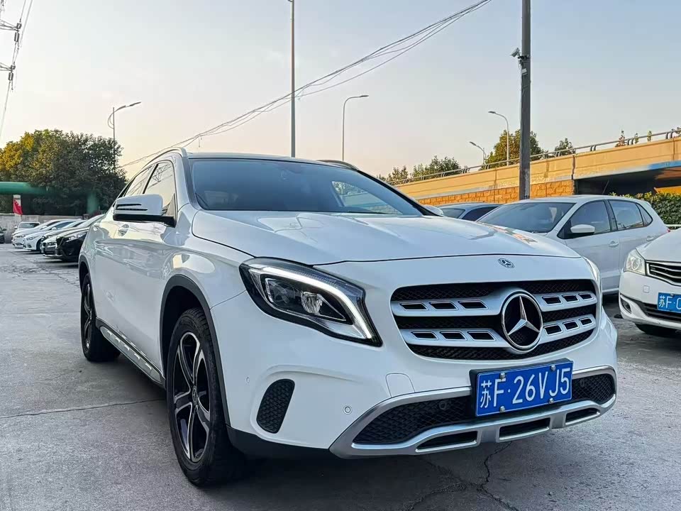 Mercedes-Benz GLA