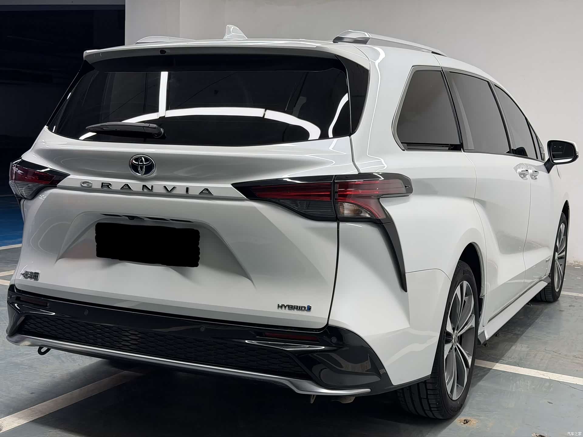 Toyota Granvia, 2024 7