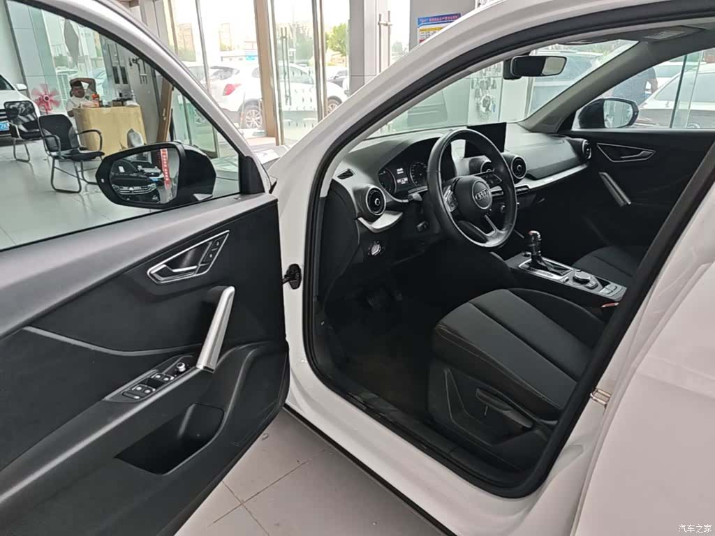 Audi Q2L, 2021 16