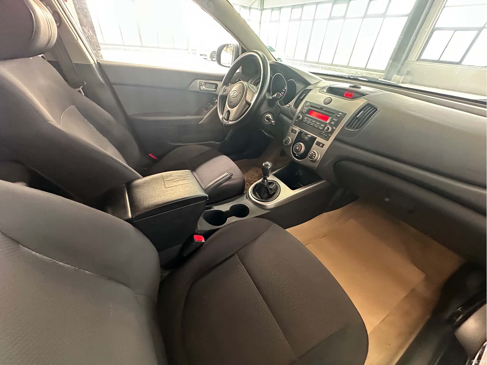 Kia GL, 2011 16
