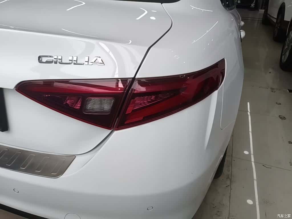 Alfa Romeo Giulia, 2018 8
