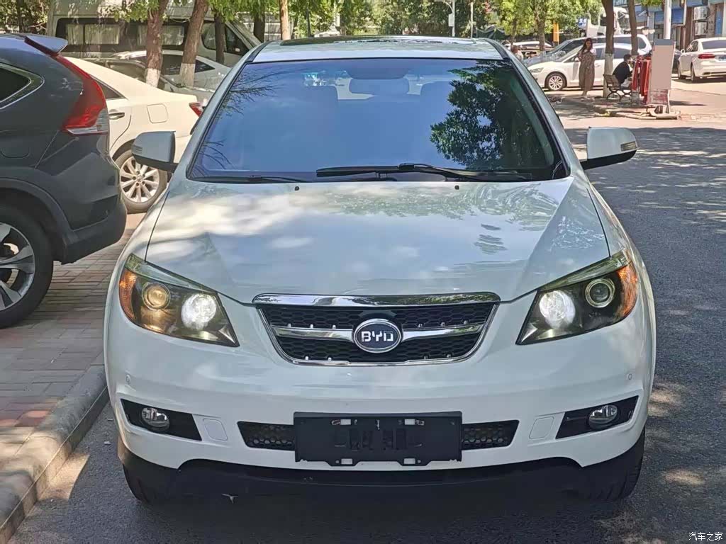 BYD S6, 2011 2
