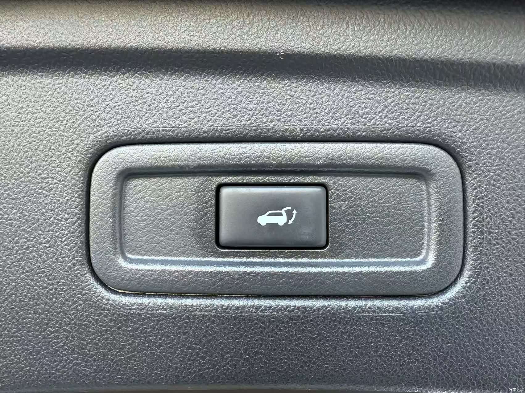 Infiniti QX70, 2015 10